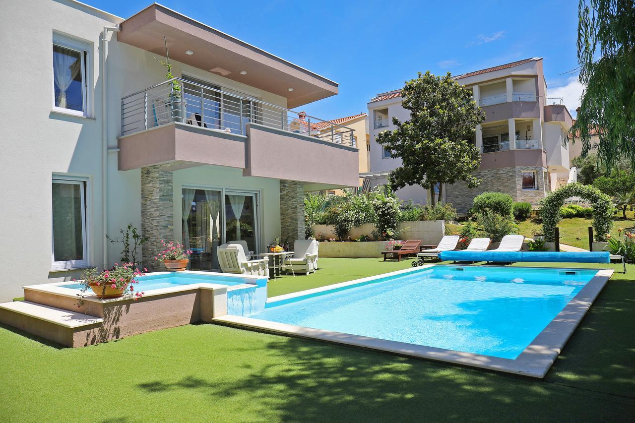 Apartments Mirakul Zara Esterno foto