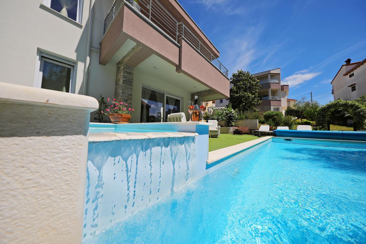 Apartments Mirakul Zara Esterno foto